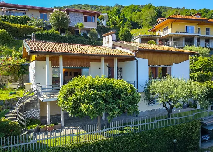Hébergement de vacances Autonoma Affacciata Sul Golfo Borromeo Verbania